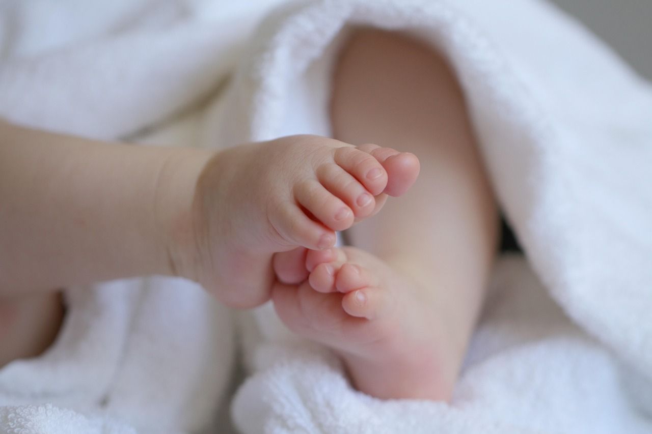spaßige und unterhaltsame baby shower spiele, die jede babyparty unvergesslich machen. entdecken sie kreative ideen für spannende aktivitäten und lachen sie gemeinsam mit familie und freunden.