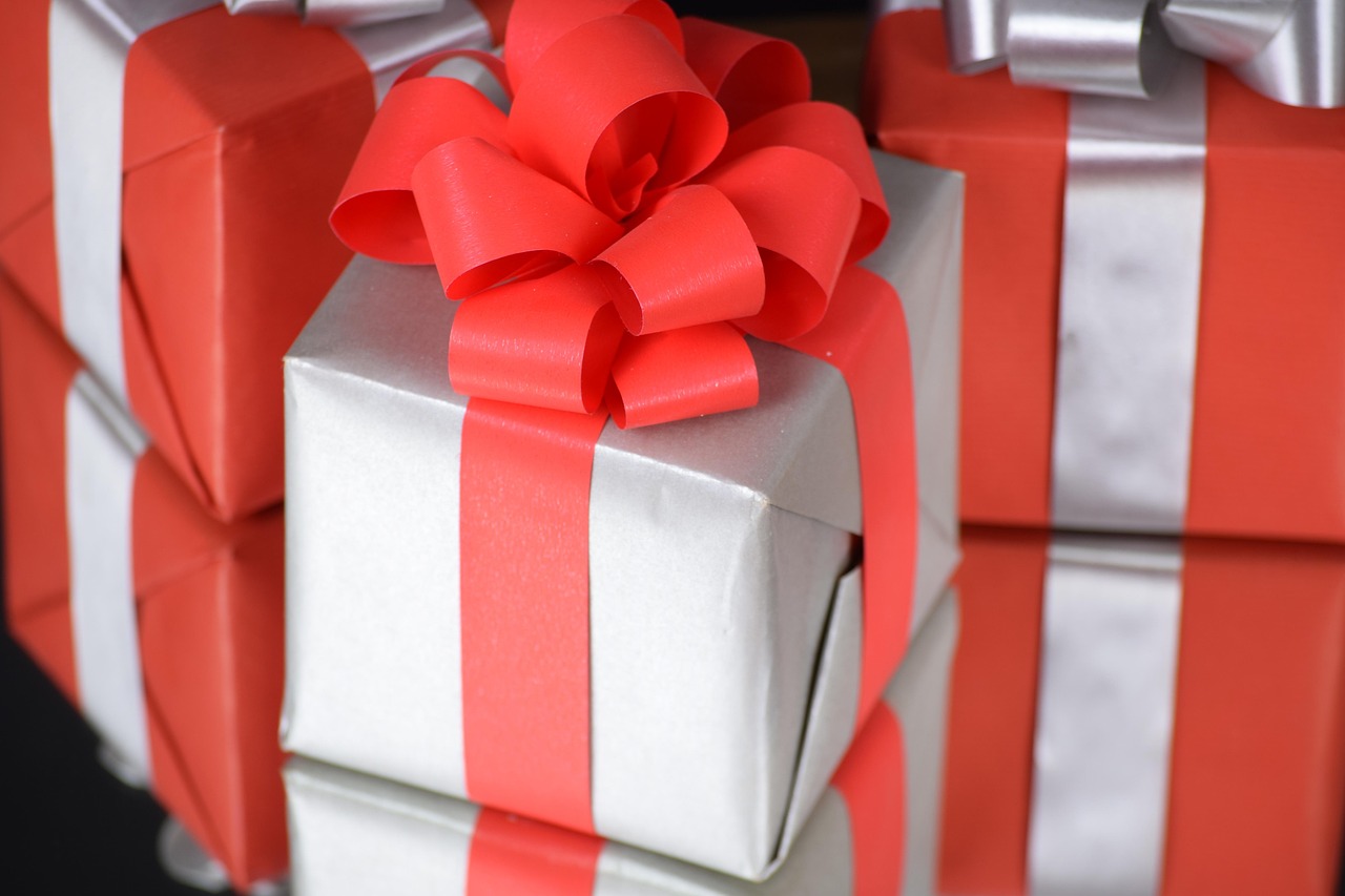 entdecken sie die perfekten geburtstagsgeschenke f&uuml;r kinder &ndash; kreative, spa&szlig;ige und altersgerechte geschenkideen, die jedes kinderherz h&ouml;herschlagen lassen.