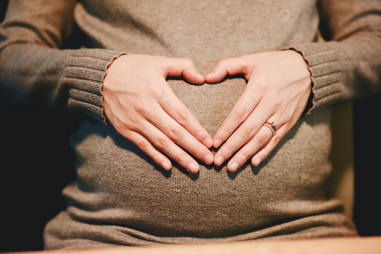 effektive und sichere schwangerschafts&uuml;bungen zur f&ouml;rderung von gesundheit und wohlbefinden w&auml;hrend der schwangerschaft.